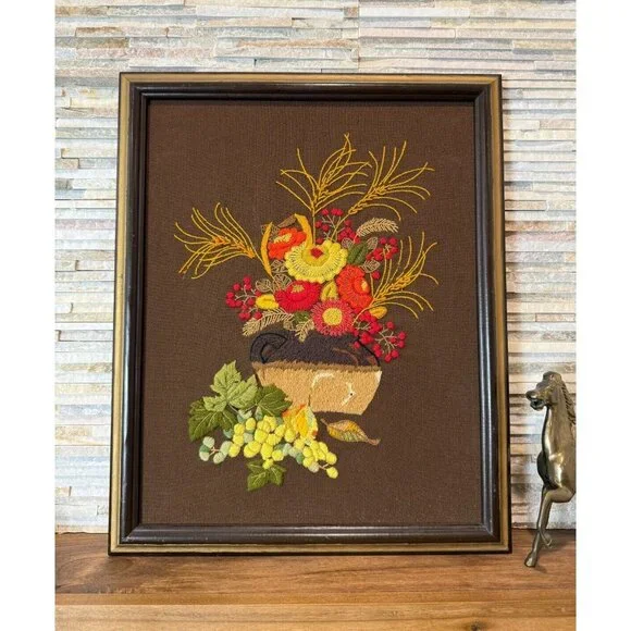 Vintage 70's Crewel Floral Vase Still Life Columbia Minerva 18"x22" Retro - Picture 1 of 7